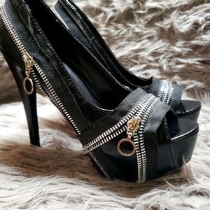 Black zipper detailed heels